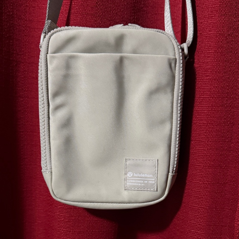 lululemon athletica crossbody bag light gray